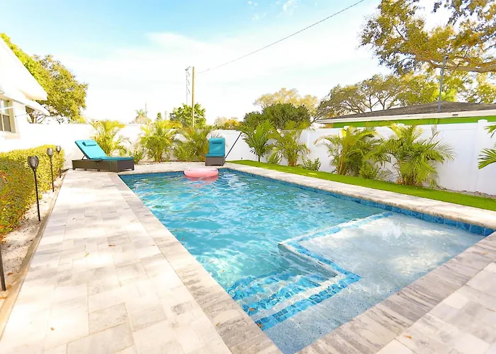Magnolia Home • Clearwater Beach • Bbq • Sunroom